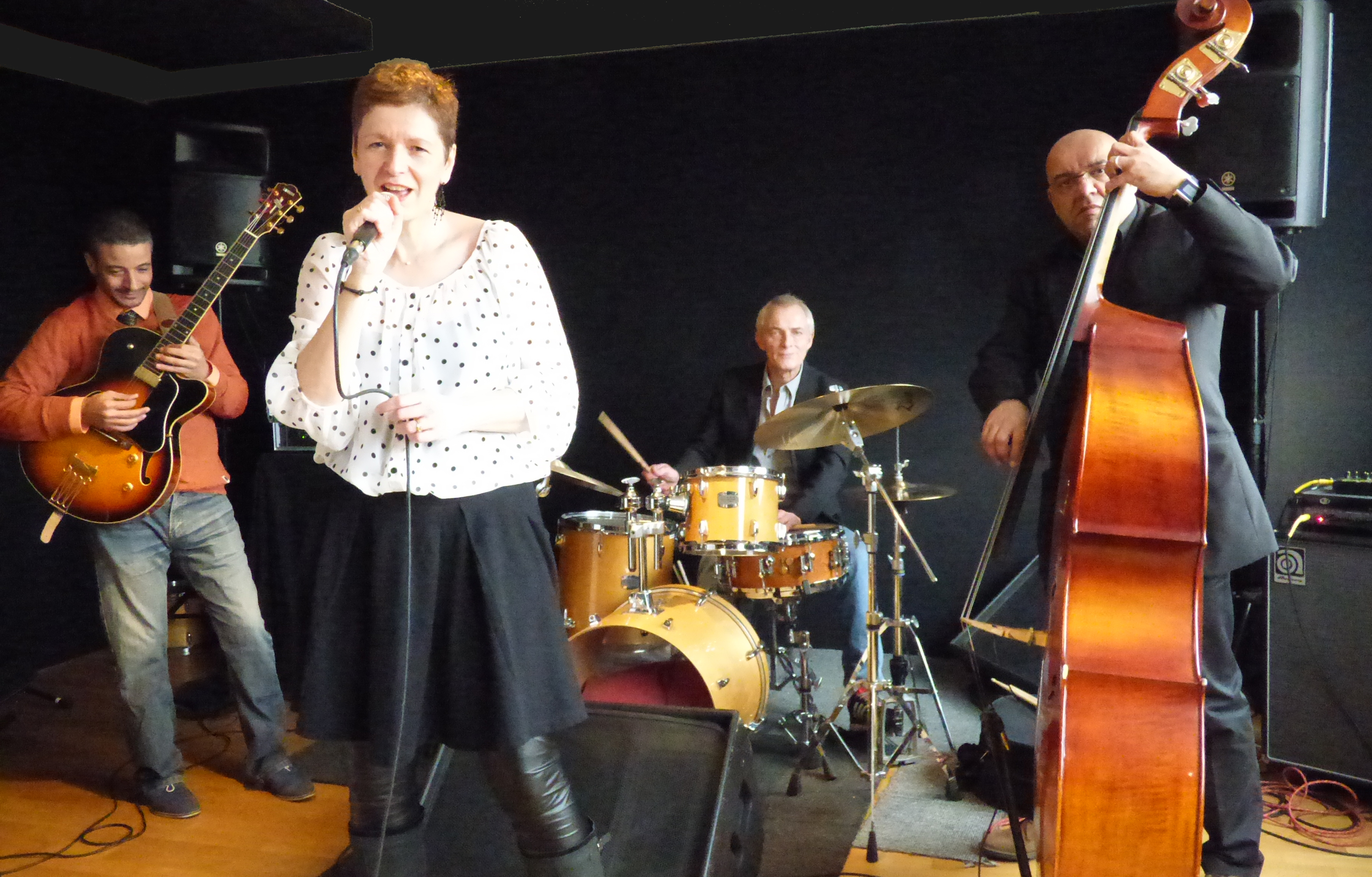 Claire and the Cool Club, jazz, pop, gig, song, paris, melun, guitar, bass, drum, live, concert